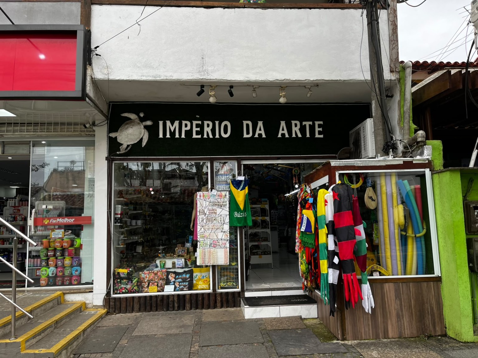 Fachada da Império da Arte na Rua Manoel Turíbio de Farias, 187, no Centro de Búzios